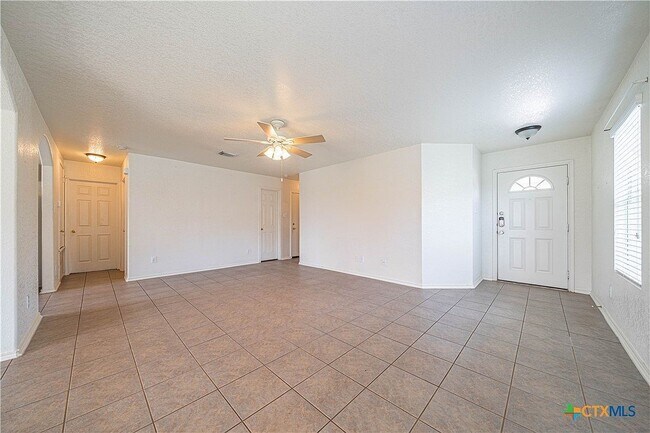 Building Photo - 649 Crosspoint Dr