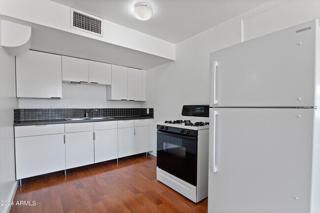 Foto del edificio - 920 E Palm Ln