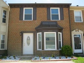 Building Photo - 1355 Battleford Dr