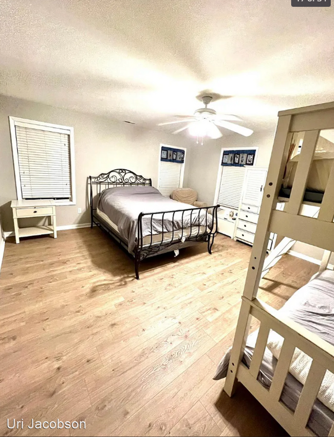 Building Photo - 5 br, 3.5 bath House - 909 N. Burghley Avenue