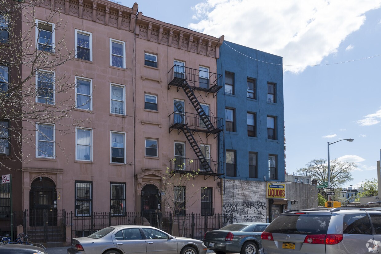 Foto principal - 222 Monroe St