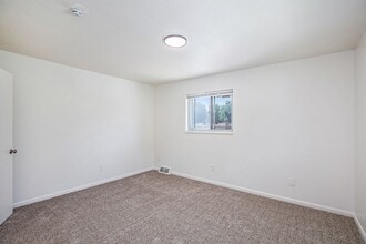 Interior Photo - Estes on Ash