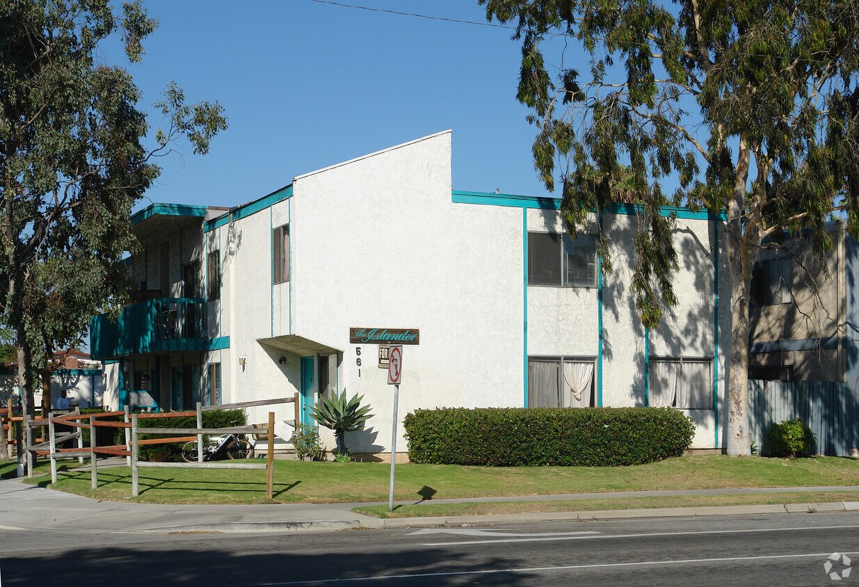 The Islander Apartments in Oxnard, CA