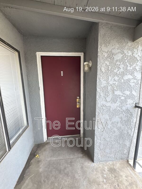 Foto del edificio - 1715 E Douglas Ave
