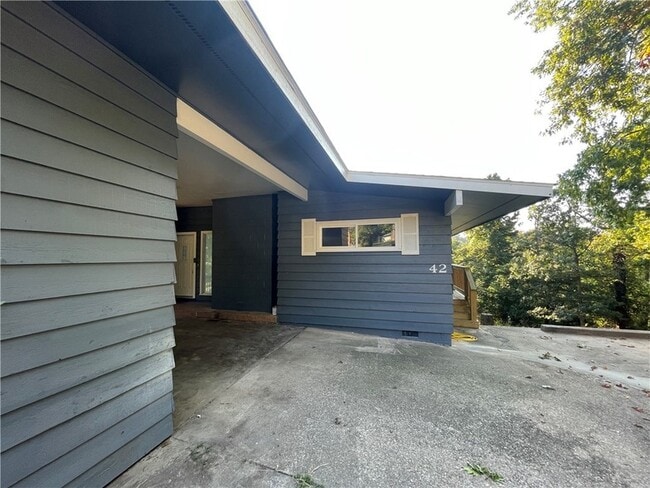 Building Photo - 42 Hope Dr