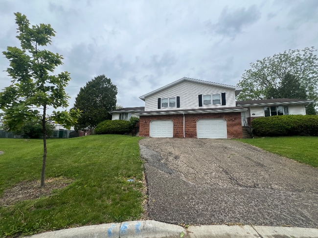 Foto del edificio - 243 Tyler Cir