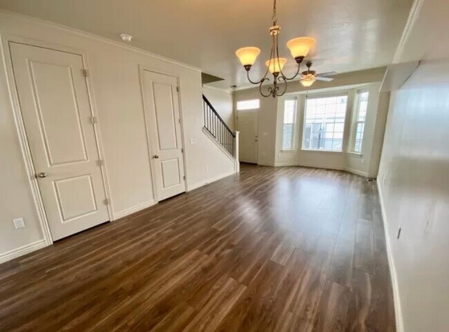 Foto del edificio - 683 N 150 E St