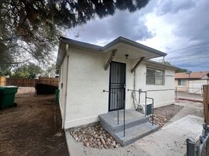 Building Photo - 1617 I St