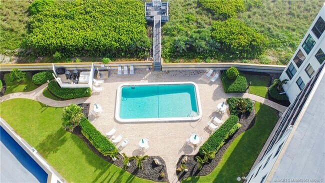 Foto del edificio - 2370 NE Ocean Blvd