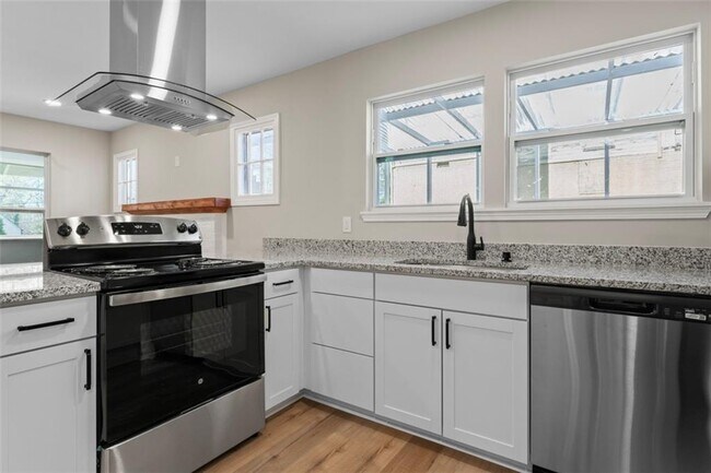 Building Photo - 19 Grove Park Pl NW
