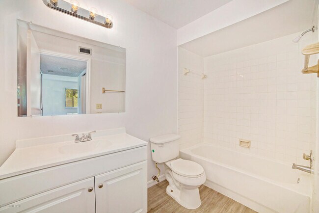 Building Photo - 2294 Fox Hollow Dr