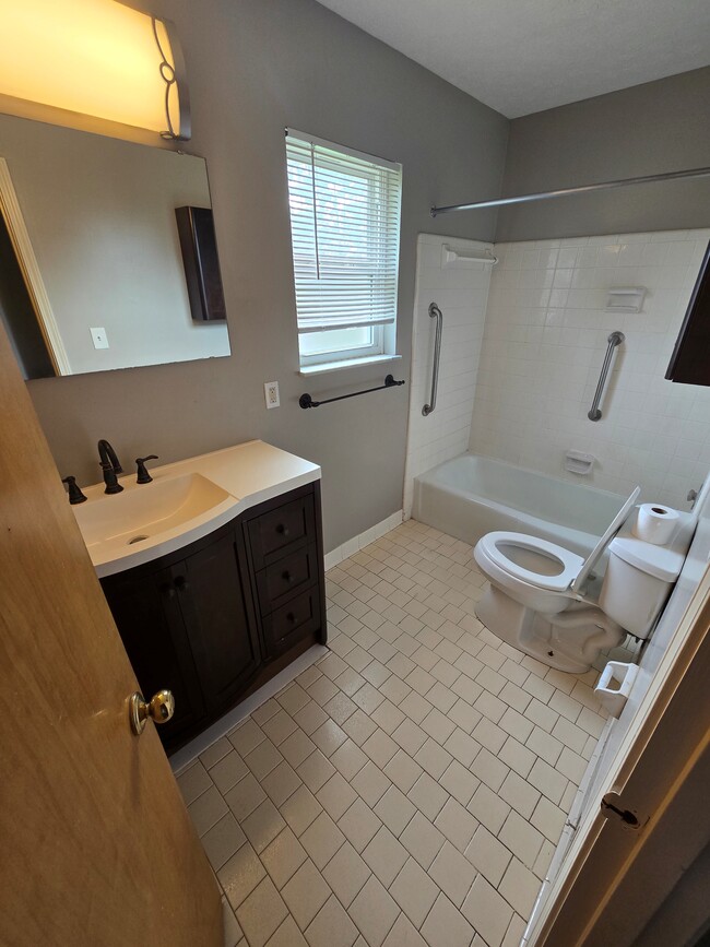Building Photo - 4216 N Church Way
