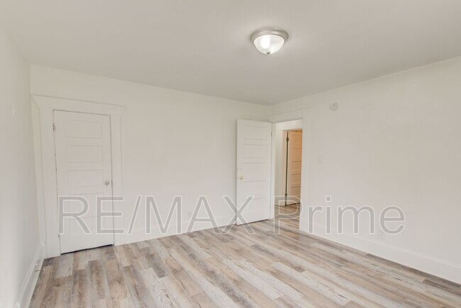 Foto del edificio - 1135 Jackson Ave
