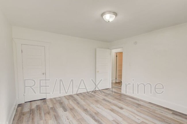 Building Photo - 1135 Jackson Avenue