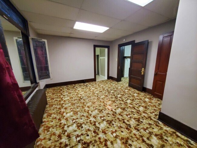 Foto del edificio - 145 E Wallace Ave