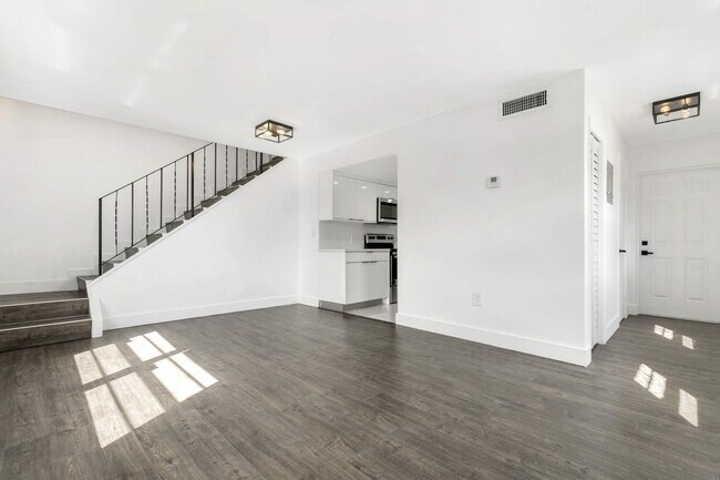 Foto del edificio - Be the first to live in this newly renovat...