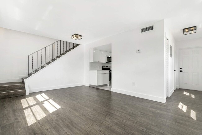 Building Photo - Be the first to live in this newly renovat...
