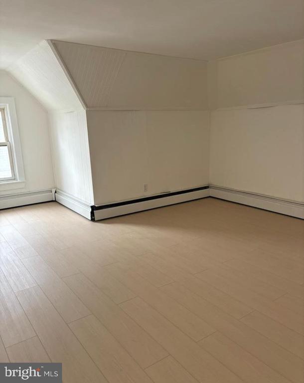 Building Photo - 214 W Main St