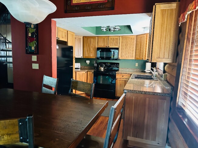 Foto del edificio - 1544 Valley Dr