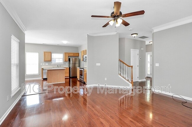 Foto del edificio - 14220 Riding Hill Ave