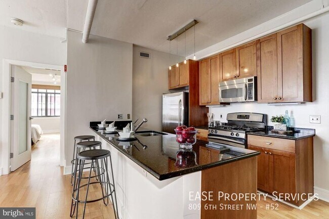 Building Photo - 809 6th St NW