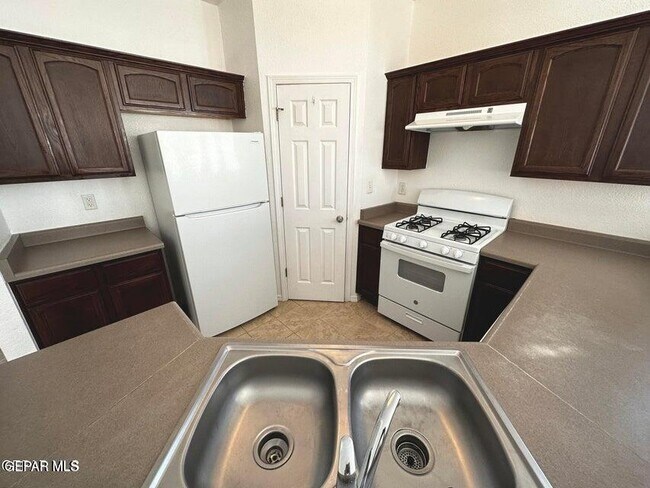 Foto del edificio - 5905 Cielo De Oro Pl