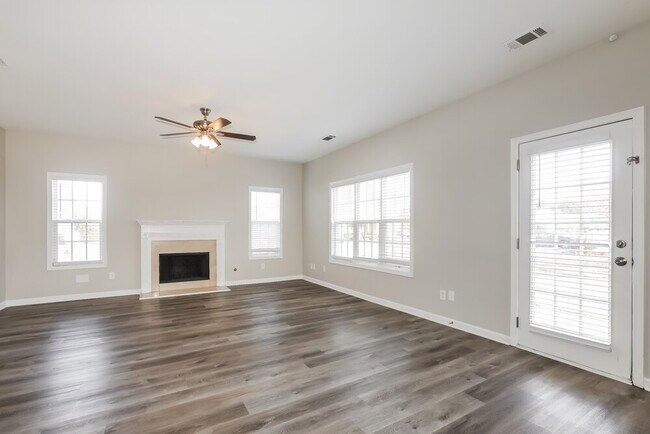 Building Photo - 1230 St James Pl