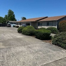 Building Photo - 1326 Dowell Rd