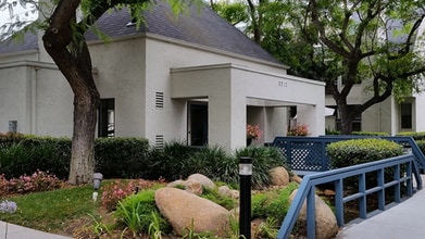 Building Photo - 2202 River Run Dr