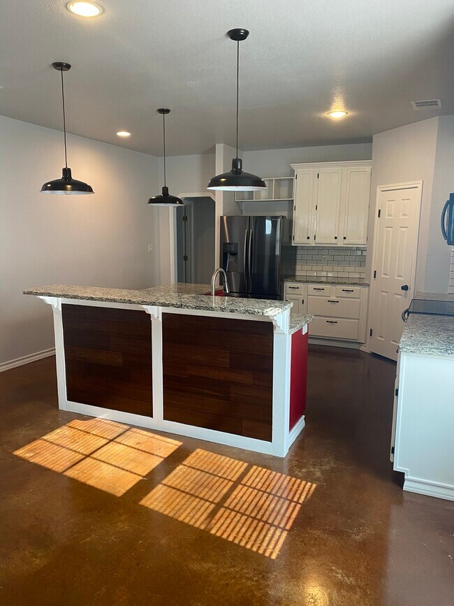 Foto del edificio - 6744 Logue Ln