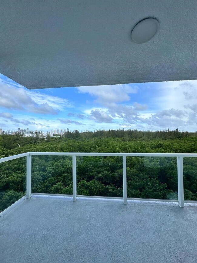 Photo - 15051 Royal Oaks Ln Apartment