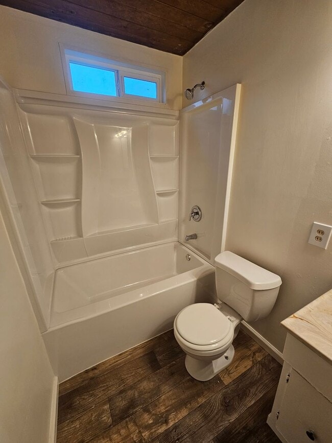 Foto del edificio - Spacious 4 Bedroom 2 Bath Home WITH BONUS ...