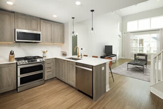 Building Photo - Avalon Montville