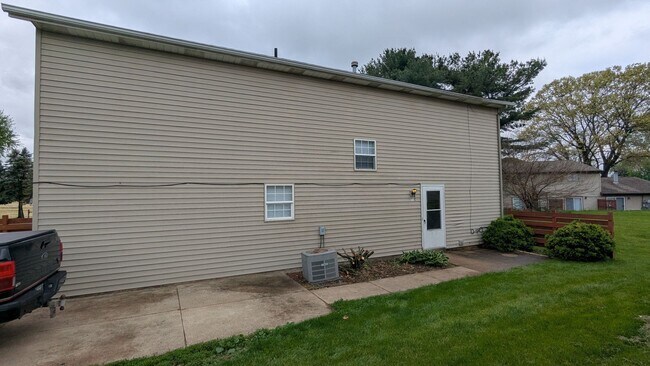 Foto del edificio - MN Cedar Village (871)