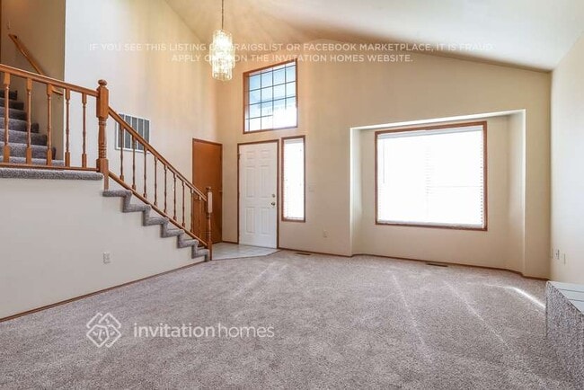 Building Photo - 5628 Hazel Loop SE