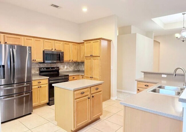 Foto del edificio - Spacious 4-Bedroom Home – Tanglewood!