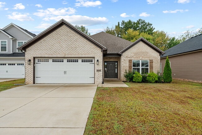 Building Photo - 1041 County House Ln