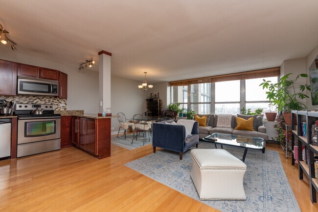 Foto del edificio - 655 W Irving Park Rd