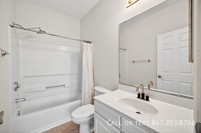 Foto del edificio - 1589 Cambridge Lakes Dr