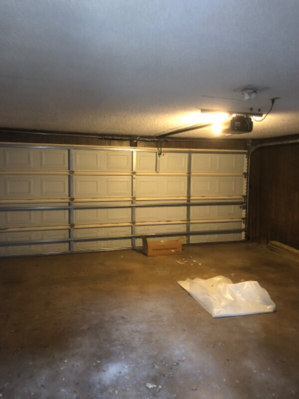 Building Photo - 413 Top Hill Dr
