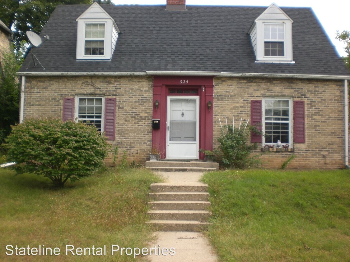 2 br, 1.5 bath House 325 N Prospect St House Rental in Rockford, IL