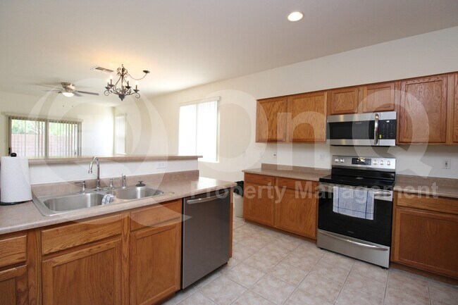Foto del edificio - 4987 E Thunderbird Dr