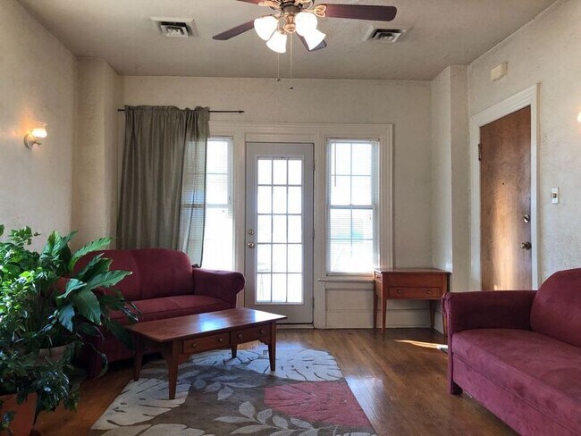 Foto del edificio - 603 S Davis Ave