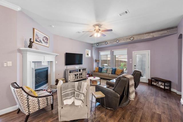 Foto del edificio - 4304 Indigo Lark Ln