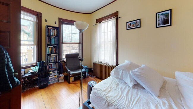 Building Photo - 33 Boylston St