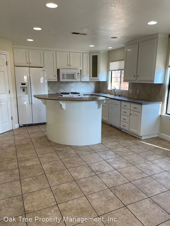 Foto del edificio - 4 br, 2 bath House - 1787 Douglas Avenue