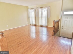 Building Photo - 4235 Fox Lake Dr