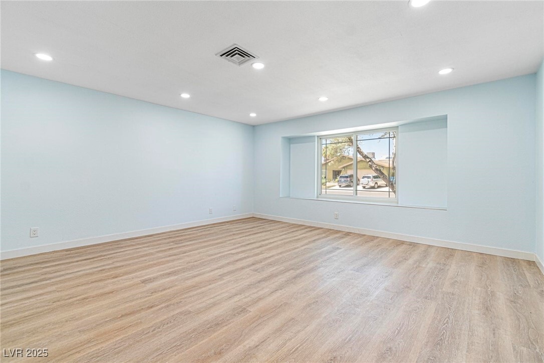 Foto principal - 3740 Lillo St