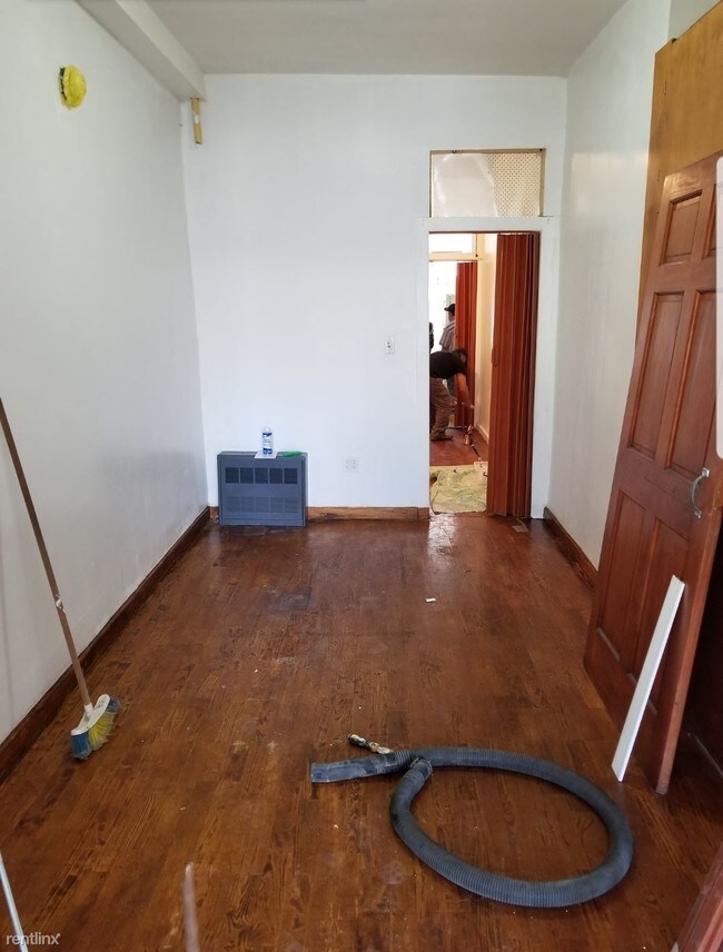 Foto del edificio - 3 br, 1 bath Apartment - 1438 Dekalb Ave