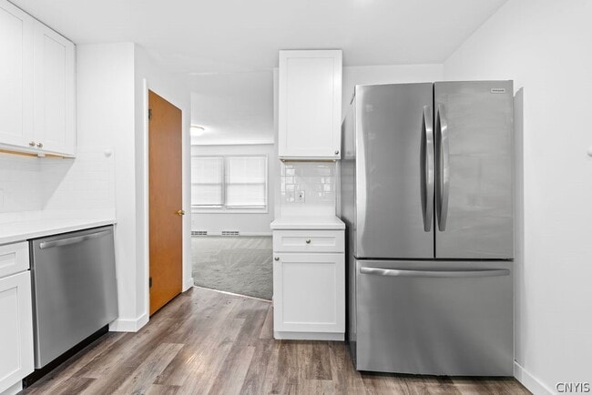 Building Photo - 330 Draper Ave